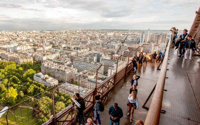 Эйфелева башня – символ Парижа